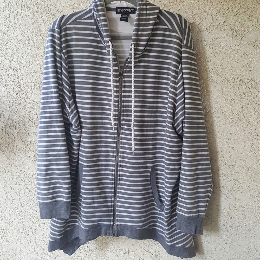 Lane Bryant size 26/28 zippered hoodie gray white